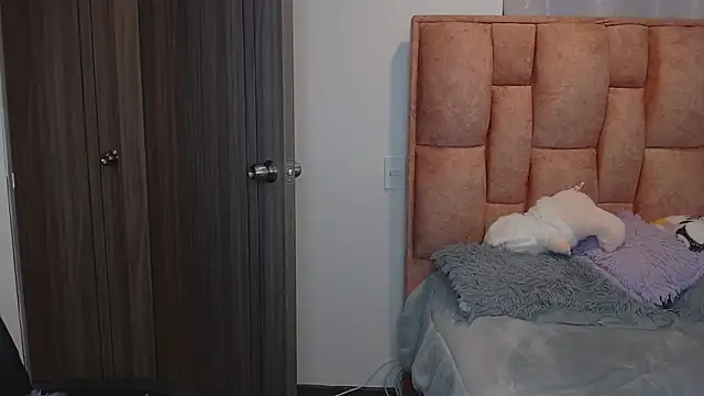 nahia__2's cam snapshot