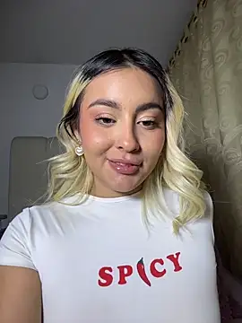 Elina_Hills's cam snapshot