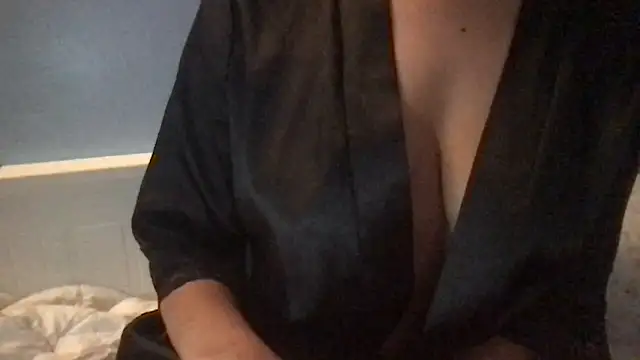 prettypussy2460's cam snapshot