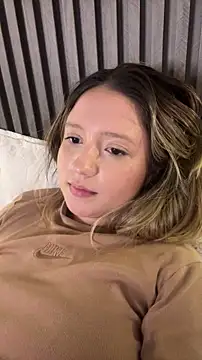 MiaPetit_'s cam snapshot