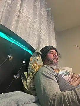 Cristian-Brayan's cam snapshot