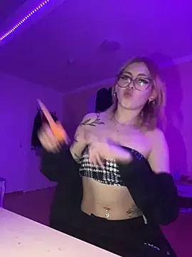 Milli-Kiss's cam snapshot