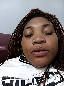 BeverlyQueen14 live sex cam