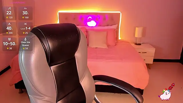 Emily_Warren_'s cam snapshot