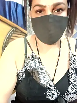 01Mona's cam snapshot