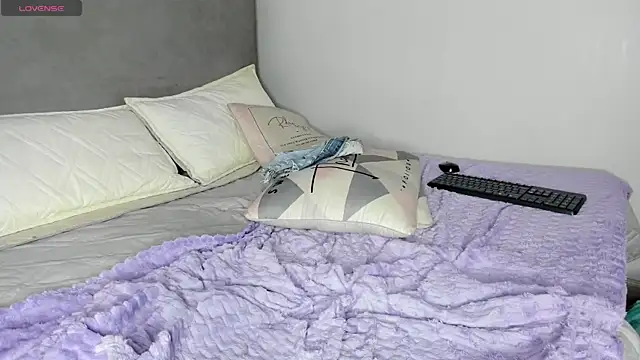 KIMAPRIL's cam snapshot