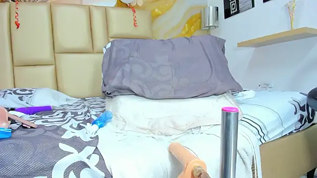 NahomiWalker_'s cam snapshot