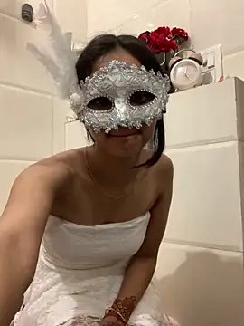 HEENA-STRIP live sex cam