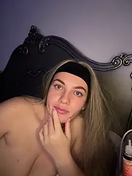 little_lola_x's cam snapshot