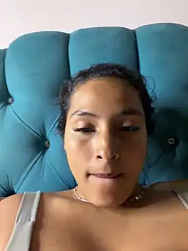 Cami_Leon2's cam snapshot