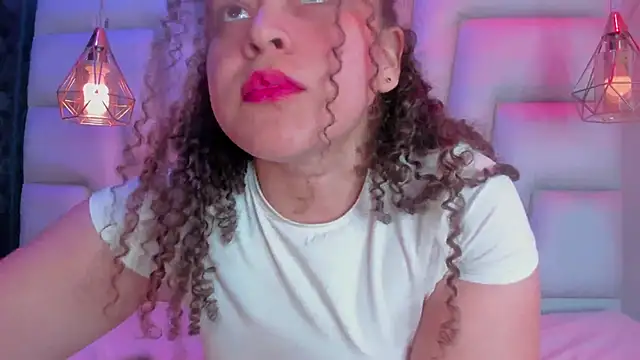 IrinaVoshh_'s cam snapshot