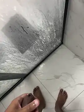 Tintola live sex cam