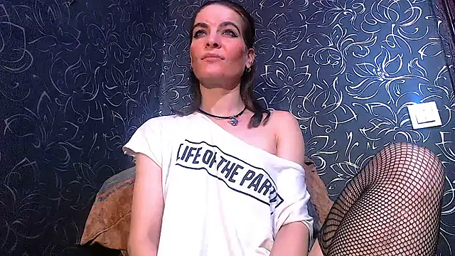 Strawberry_Milfa live sex cam