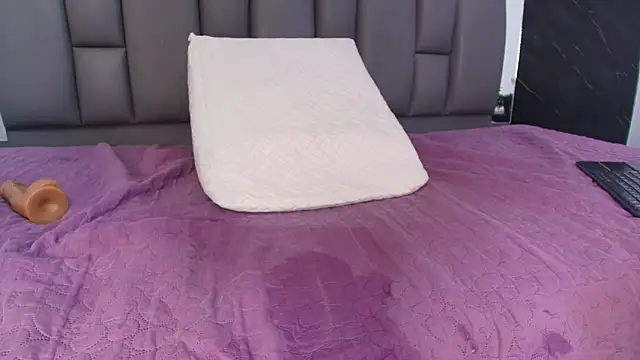 kissme_luna live sex cam