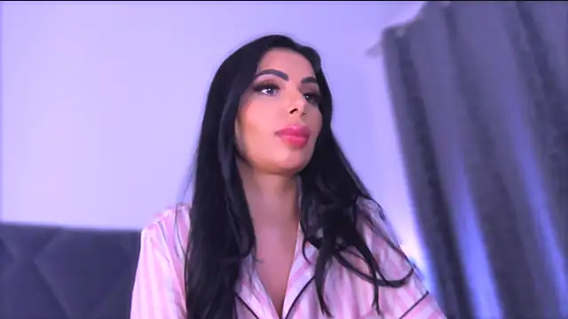 Moonamour live sex cam