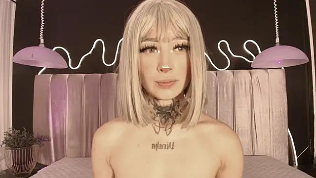 Zhally_Dee's cam snapshot