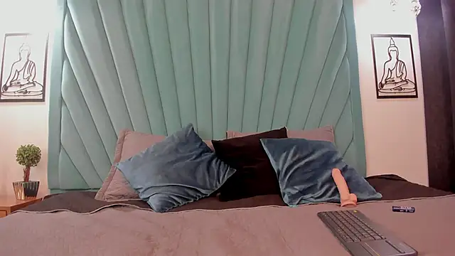 Mia_Reyesjs's cam snapshot