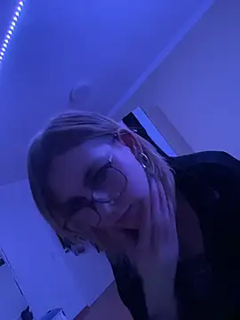 Milli-Kiss's cam snapshot