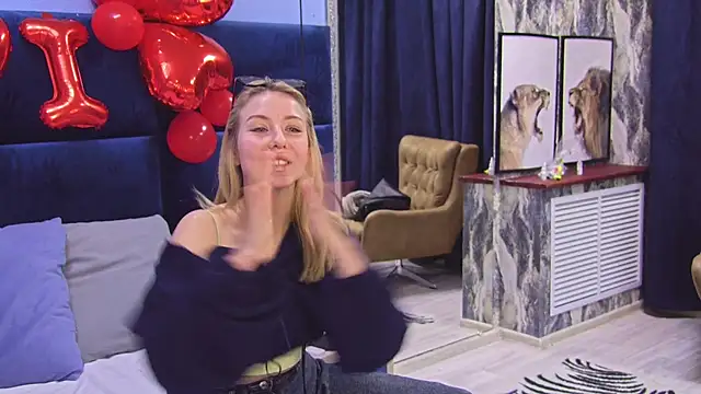 LovelyMiley's cam snapshot