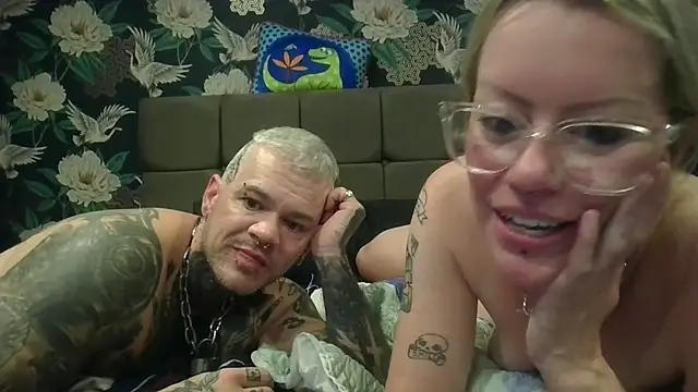 trans_man_and_his_dom live sex cam