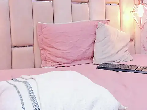 Naughty_Mely_'s cam snapshot