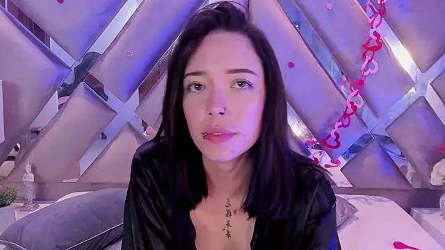 HarperrWest's cam snapshot