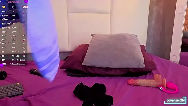 sara_puerta__'s cam snapshot