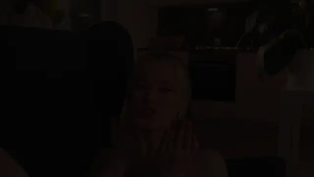 EleniRoeber's cam snapshot