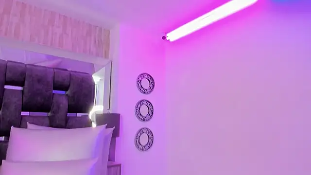 Charlotte_Myers's cam snapshot