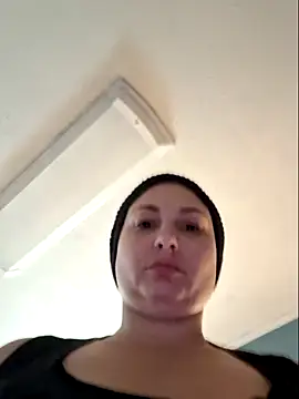 MilfyMrsRobinson live sex cam