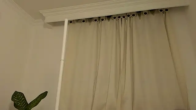 canelleGarces's cam snapshot