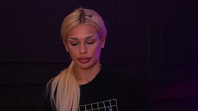 Candy_Ivy live sex cam