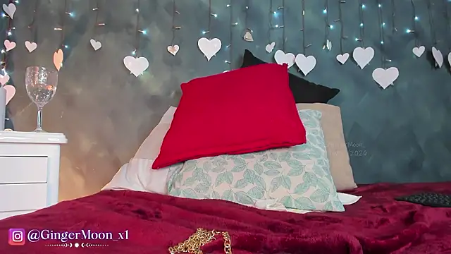 GingerMoon_ live sex cam