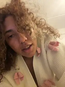 lauraltt live sex cam