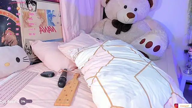 mia_angel_'s cam snapshot