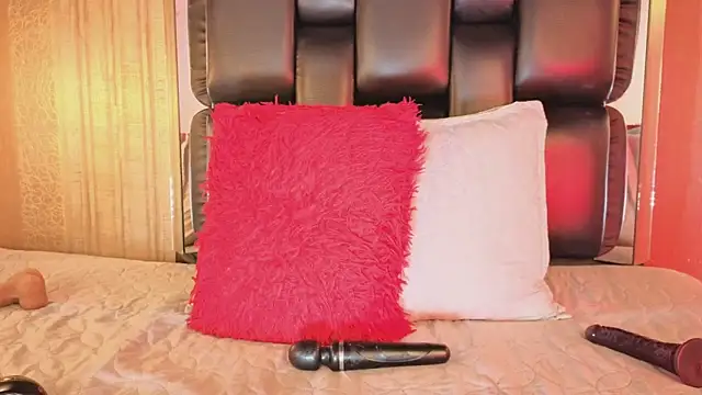 MishaKinki live sex cam