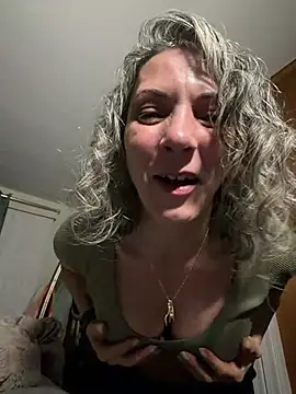 cumguzzler143's cam snapshot