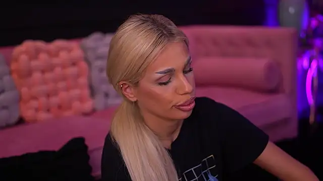 Candy_Ivy live sex cam