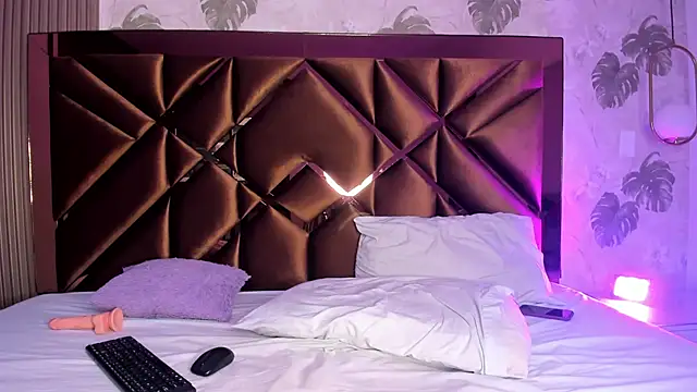 Lolaa-evans's cam snapshot