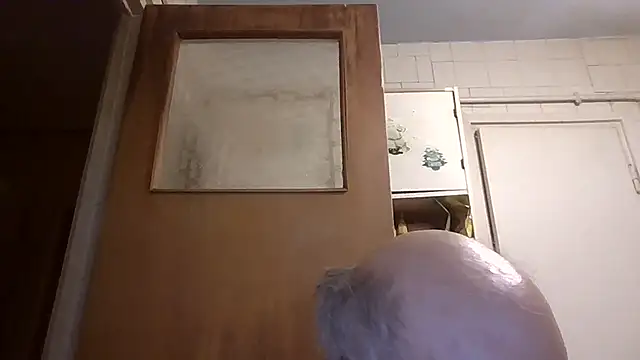 mariusica1@xh live sex cam