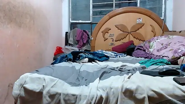 nakedlima live sex cam