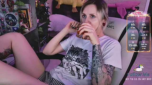 NaniMoore live sex cam