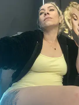 viktoria_davis_'s cam snapshot