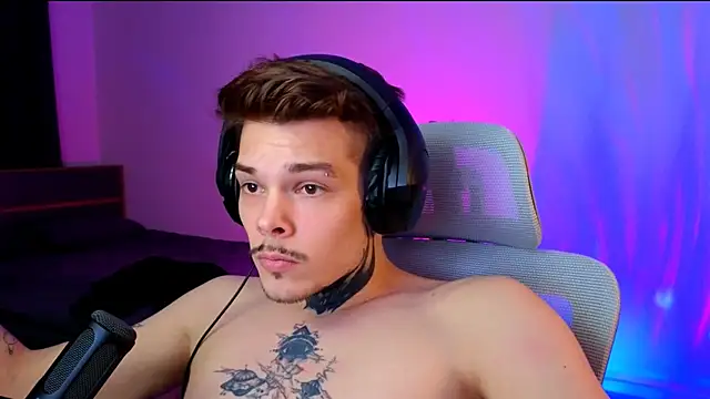 DENIS_HERE's cam snapshot