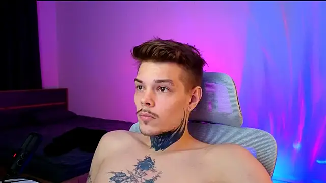 DENIS_HERE's cam snapshot