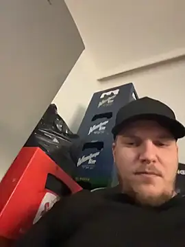 C_o_c_k-'s cam snapshot