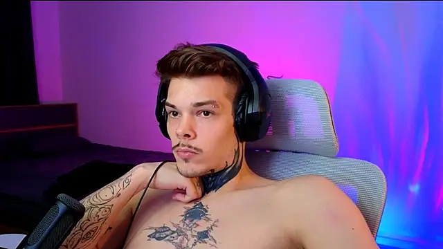 DENIS_HERE's cam snapshot