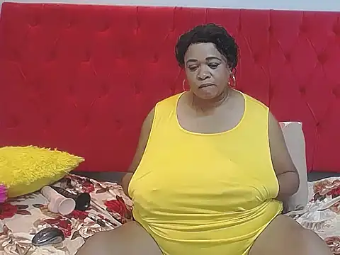 BustyQueenXXL's cam snapshot