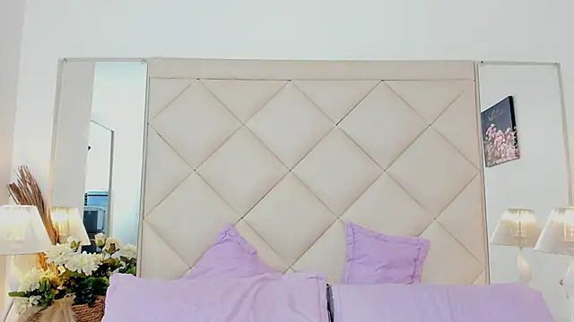 LuciaBenett_'s cam snapshot