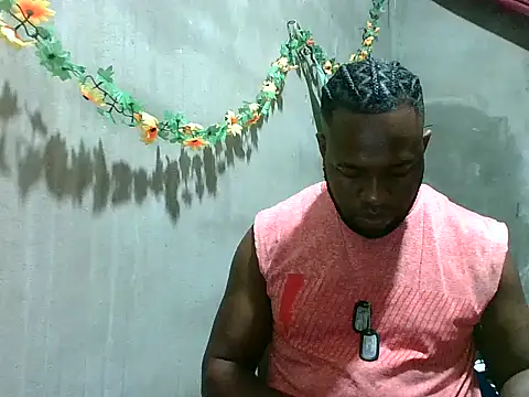 2ocmaxi's cam snapshot